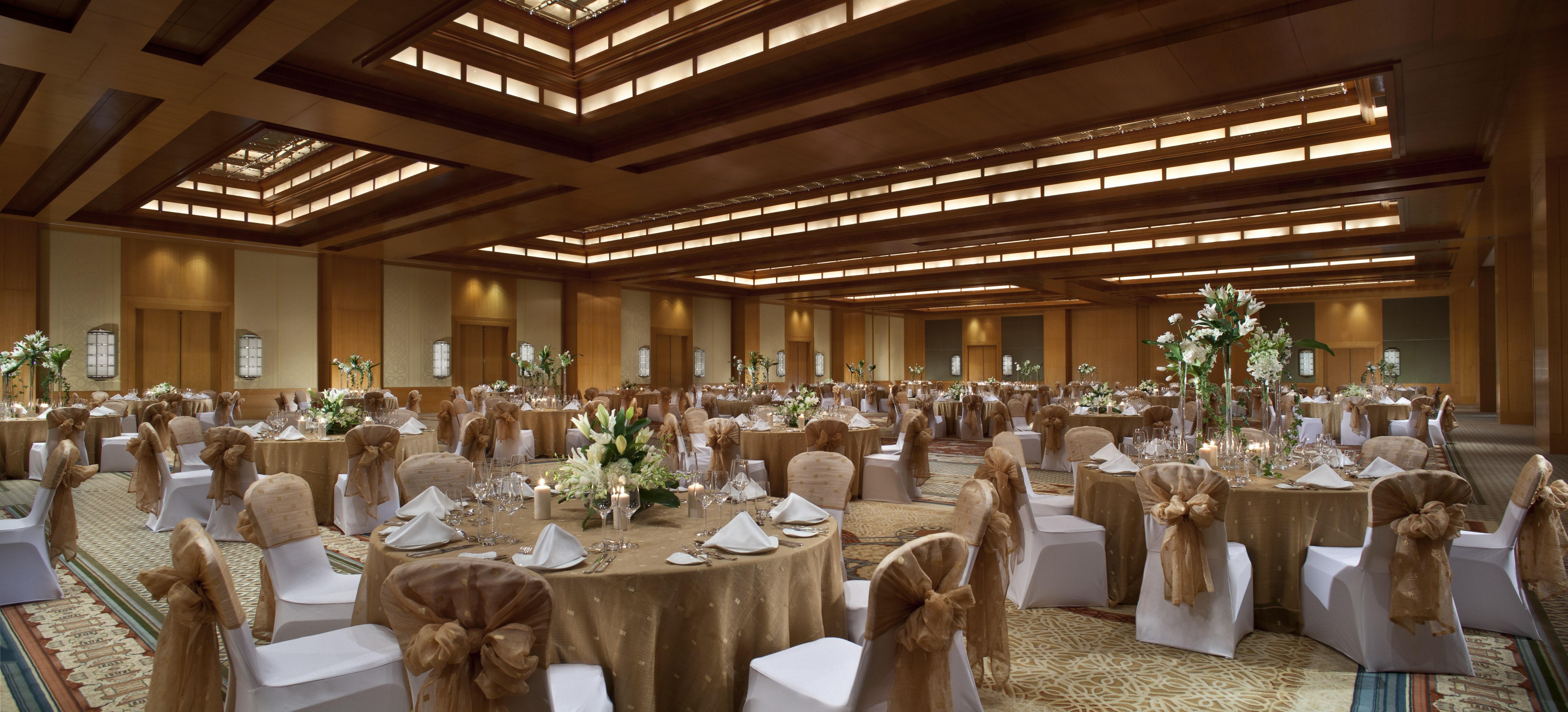 Ritz Carlton Difc Downtown Dubai Hotel Exterior photo